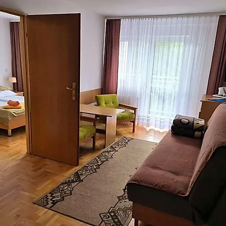 Osrodek Wypoczynkowo-leczniczy Opole W Dzwirzynie *